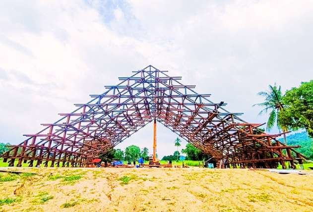 Heavy steel pyramid structure erected by B1 India